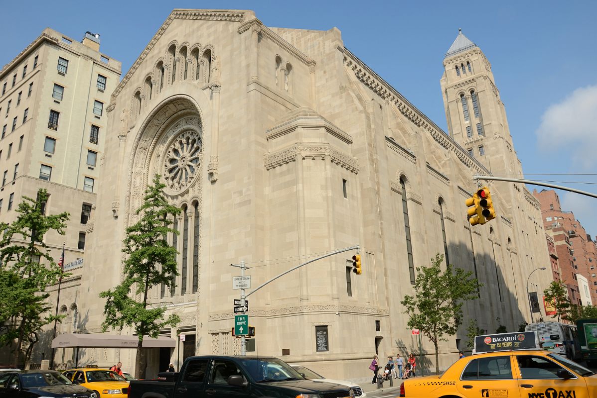 09-1 Temple Emanu-El of New York Is One of the Largest Synagogues In The World.At 1 E 65 St In Upper East Side New York City